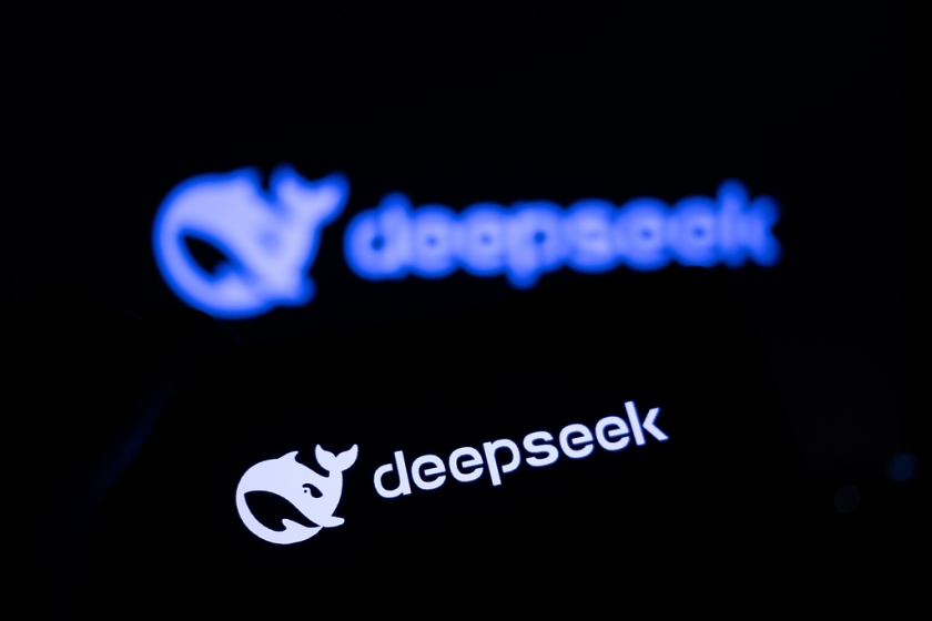 为什么在Deepseek-R1大模型出现前，无人尝试放弃微调对齐通过强化学习生成思考链推理模型的探究之旅？深度解析背后的原因与逻辑。